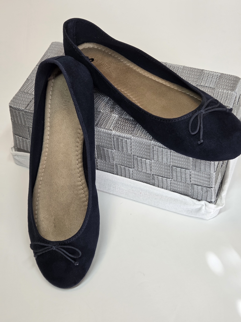 Old Navy navy suede-look ballet flats with a bow, size 10 - Picture 8 of 10